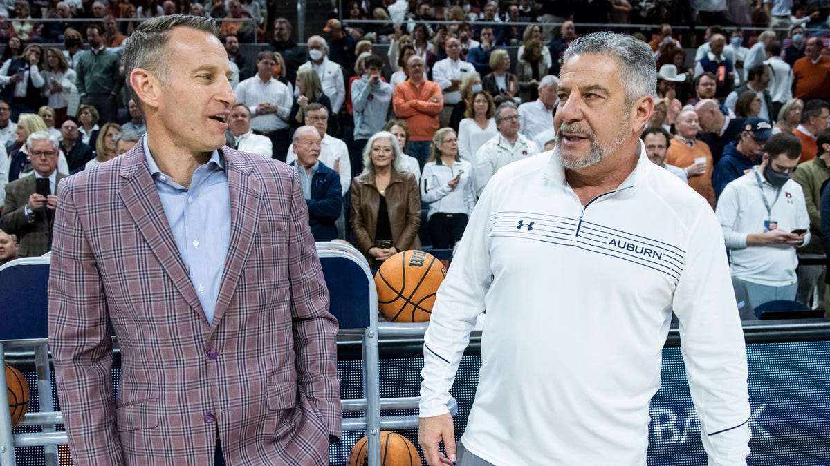 Reacciones de Alabama al retiro del preparador en patrón de Auburn Bruce Pearl Reacciones de Alabama al retiro del preparador en patrón de Auburn Bruce Pearl