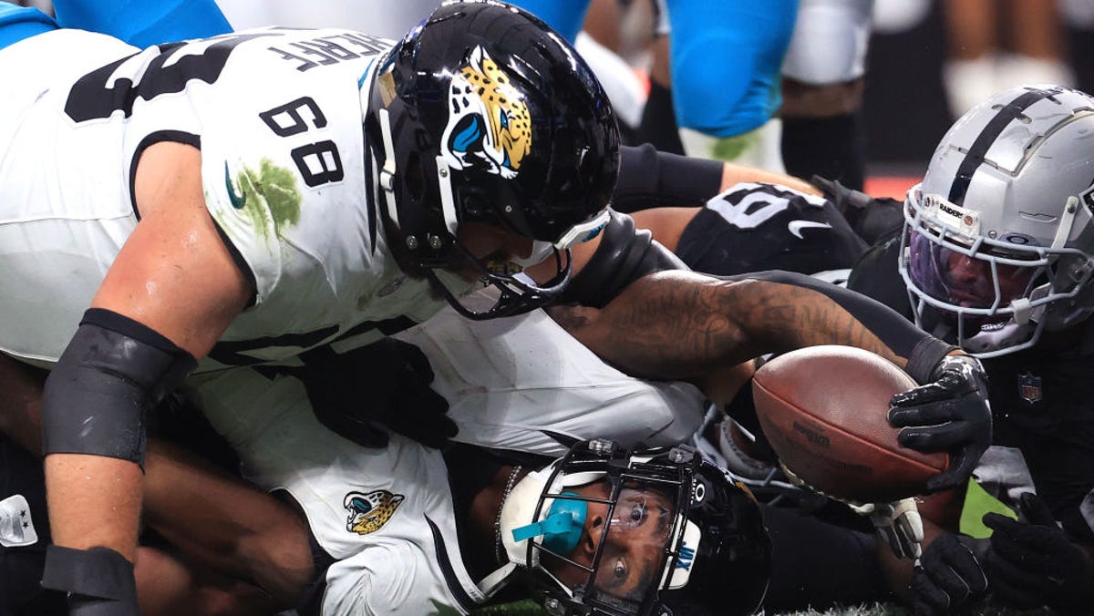 Image for What channel is Raiders vs Jaguars NFL game today? Start time, TV schedule, how to watch, stream