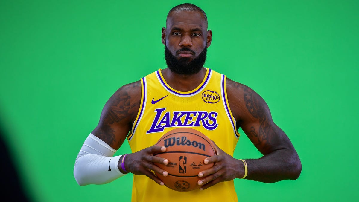 LeBron James on his availability for the Lakers' preseason games thumbnail