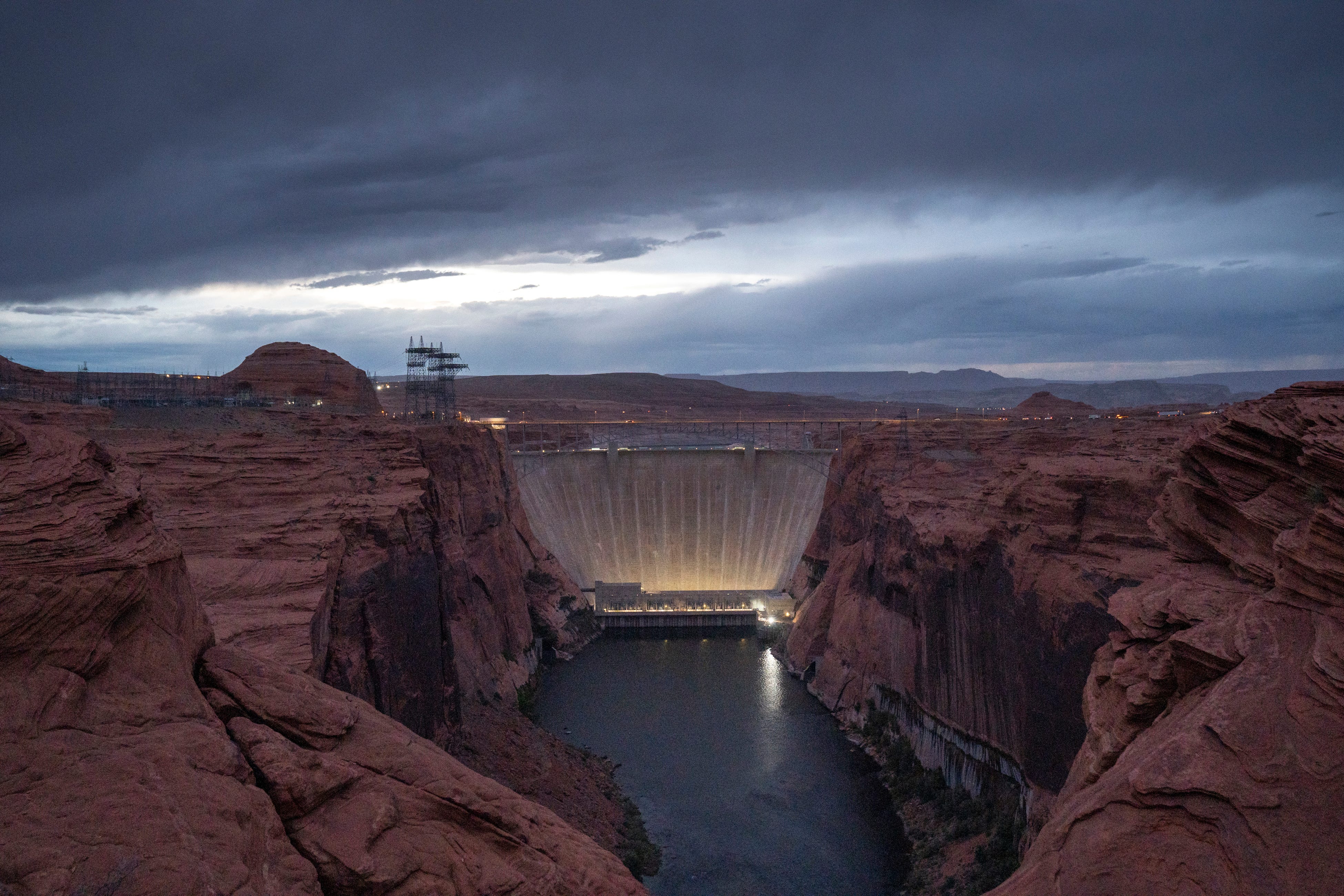 Negotiators couldn't strike a deal in Salt Lake City this week. Can 7 governors make peace in time to avoid a court battle?