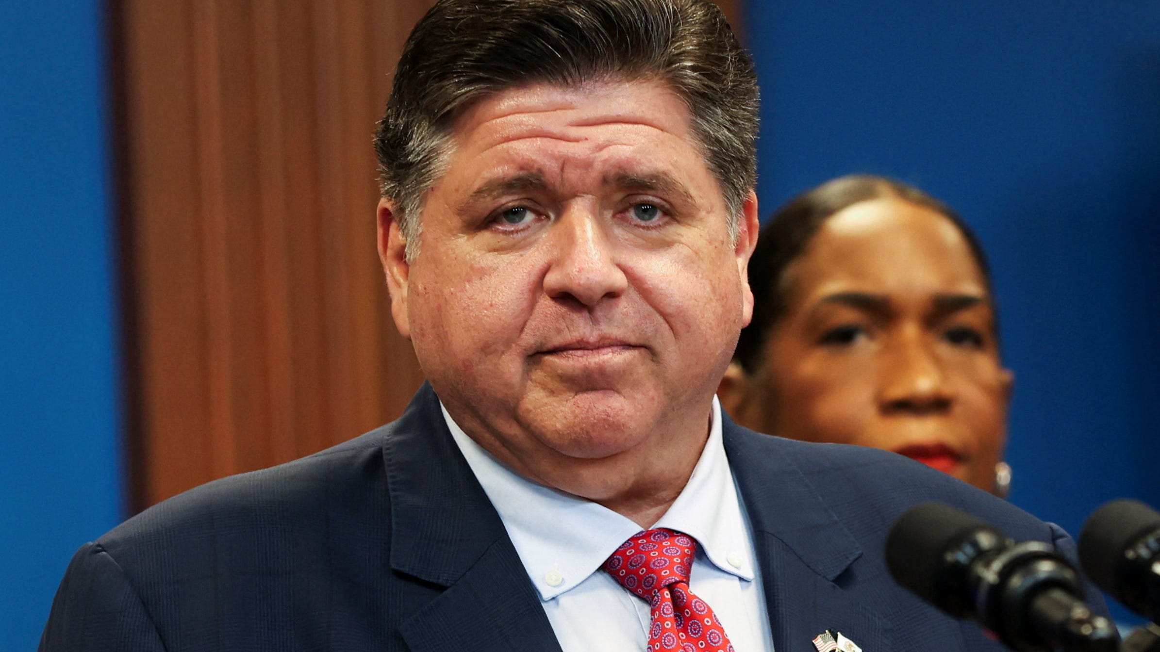 Illinois gov says Trump admin. plans to federalize the National Guard