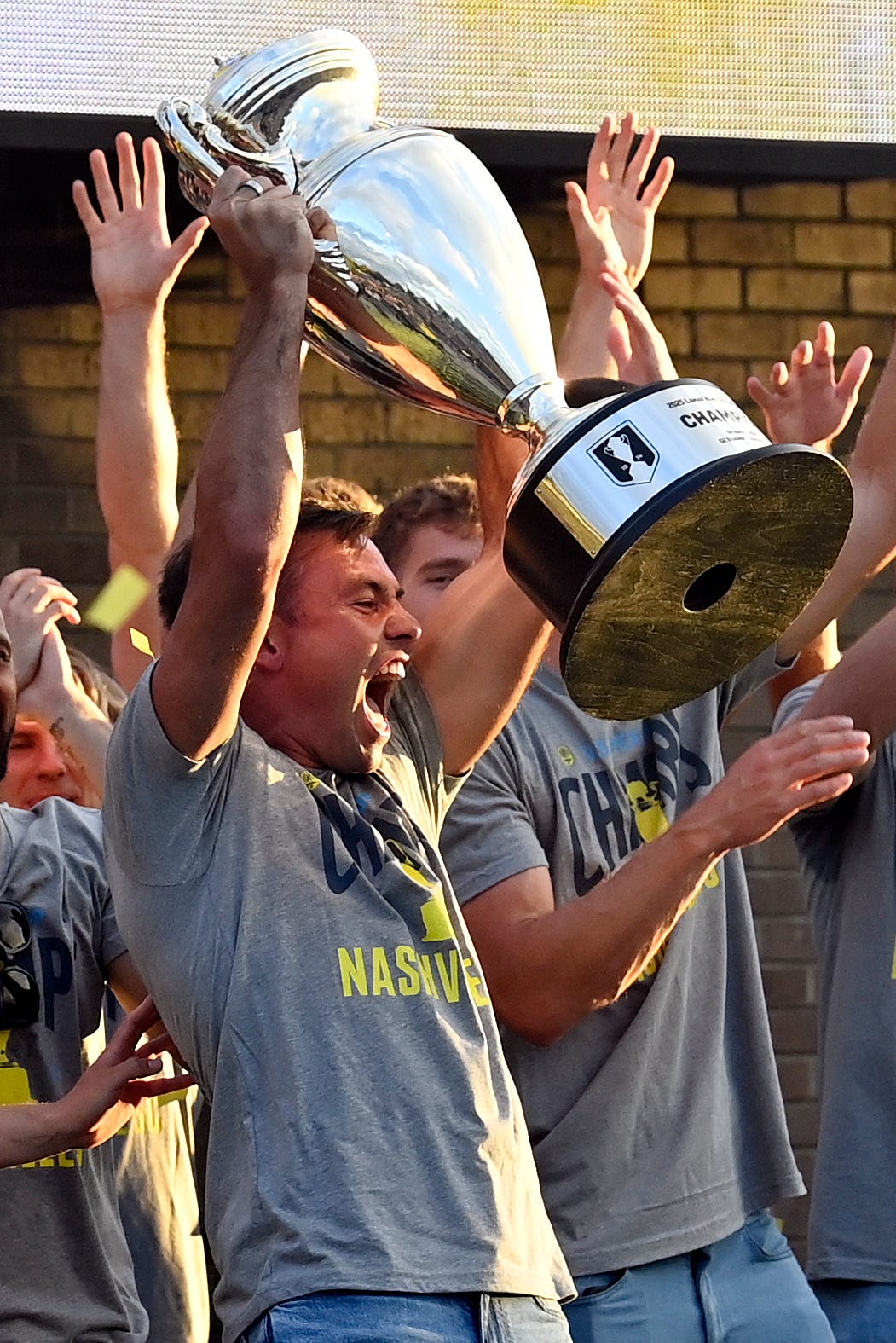 El defensa del Nashville SC, Taylor Washington, se retira