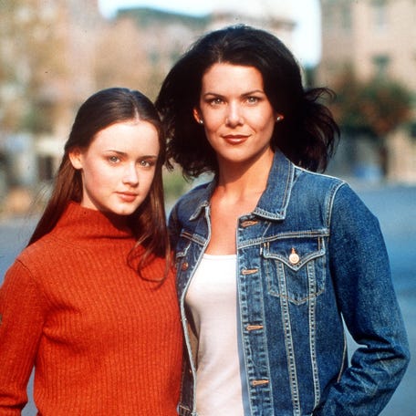 Alexis Bledel and Lauren Graham star in Warner Bros. TV series "The Gilmore Girls."
