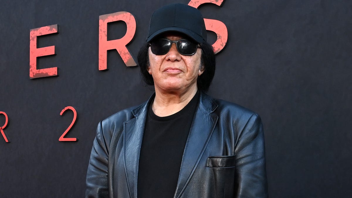 Gene Simmons ‘fine’ after getting into car crash, KISS singer says Gene Simmons ‘fine’ after getting into car crash, KISS singer says