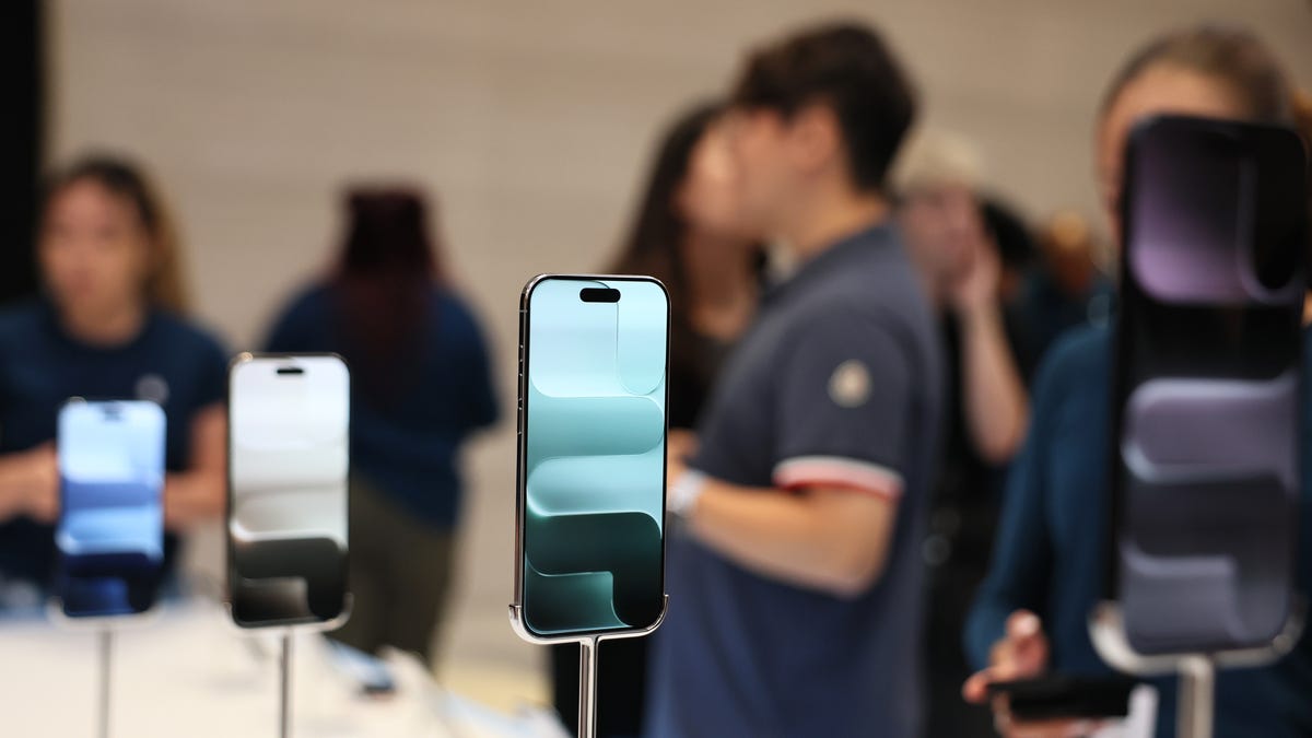 Americans are holding on to their smartphones longer, surveys suggest.