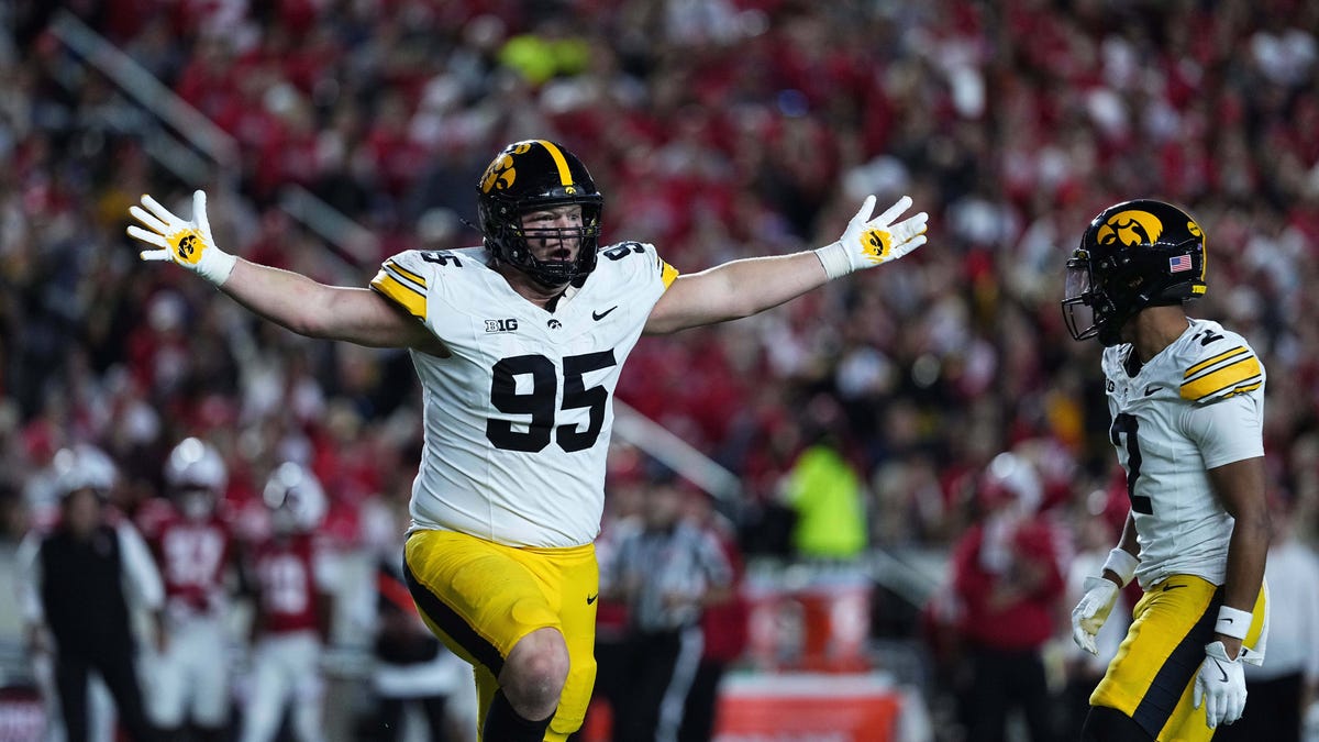 Badger Blowout: Takeaways as Iowa steamrolls Wisconsin 37-0 Badger Blowout: Takeaways as Iowa steamrolls Wisconsin 37-0