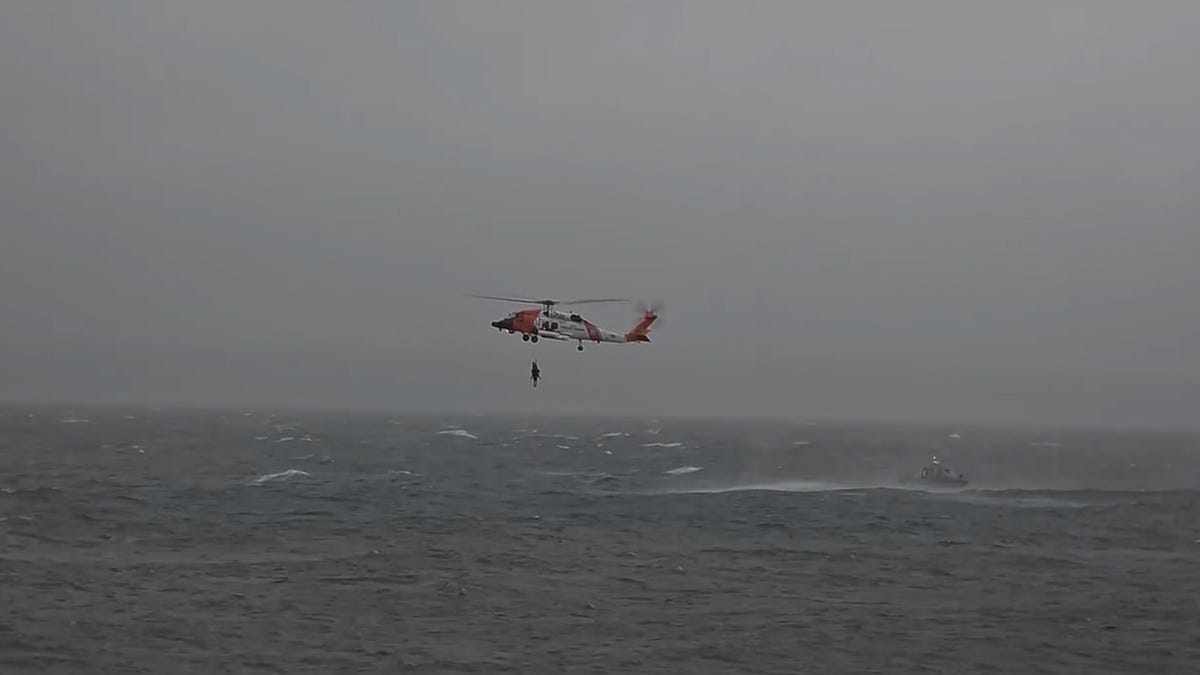 Video shows Coast Guard rescuing man off Massachusetts coast during nor’easter Video shows Coast Guard rescuing man off Massachusetts coast during nor’easter
