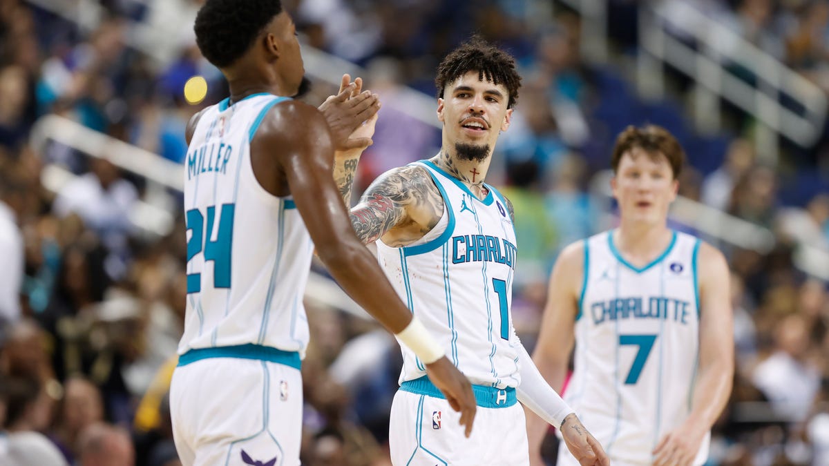 Πώς να αγοράσετε εισιτήρια NBA Play-In Charlotte Hornets εναντίον Miami Heat