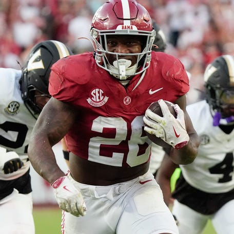 Oct. 4, 2025; Tuscaloosa, Alabama, USA; Alabama running back Jam Miller (26) breaks off a touchdown run to seal the victory over Vanderbilt at Saban Field at Bryant-Denny Stadium. Alabama downed Vanderbilt 30-14.