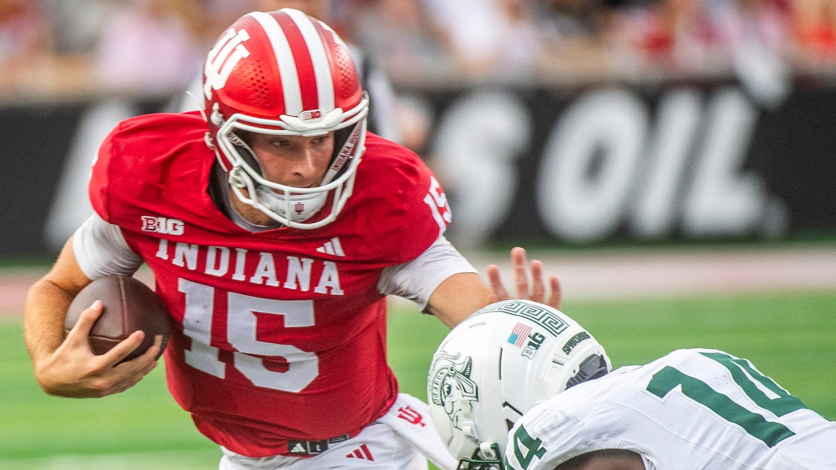 Fernando Mendoza proving Indiana football has ‘the best quarterback in college football’ Fernando Mendoza proving Indiana football has ‘the best quarterback in college football’