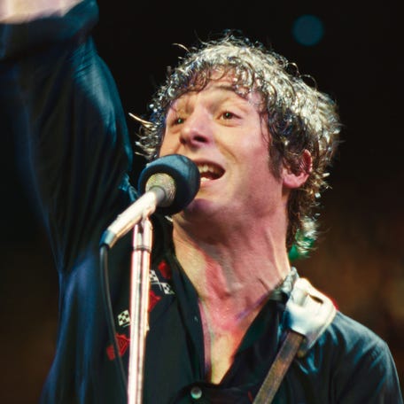 Jeremy Allen White rocks a live crowd as Bruce Springsteen in "Springsteen: Deliver Me From Nowhere."