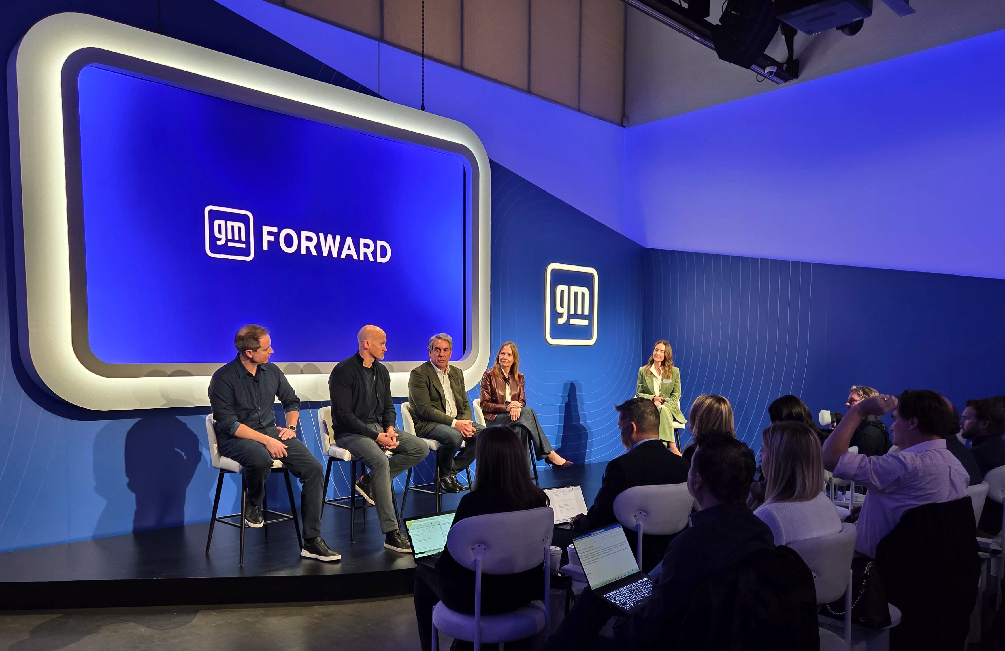 GM software head exits after organizational shuffle