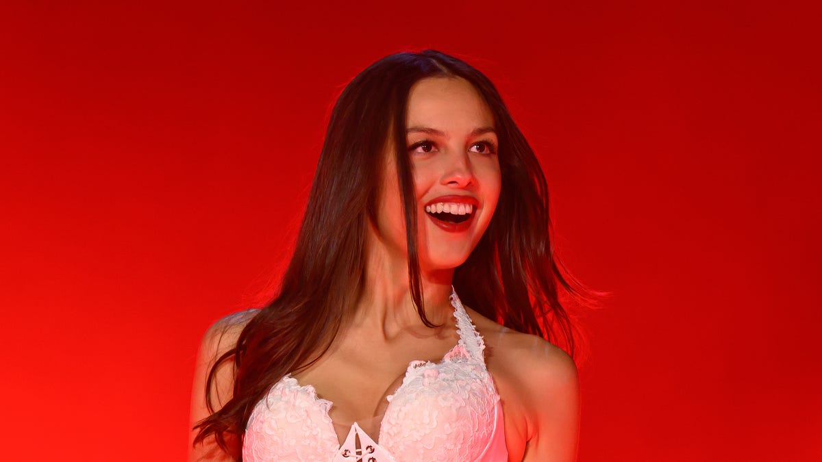 Listen up! Spotify releases 100 Greatest Pop Songs of Streaming Era.