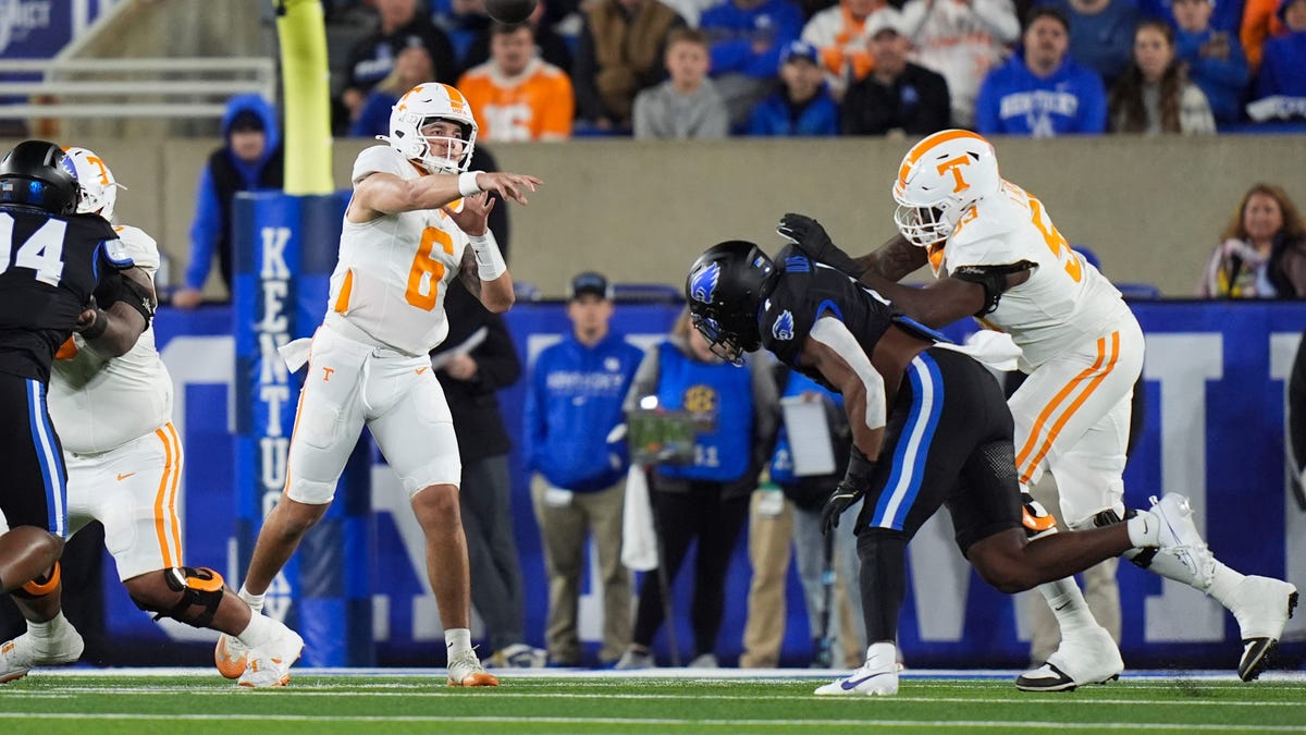 Tennessee football offensive, defensive statistical leaders after 2025 Week 9 Tennessee football offensive, defensive statistical leaders after 2025 Week 9