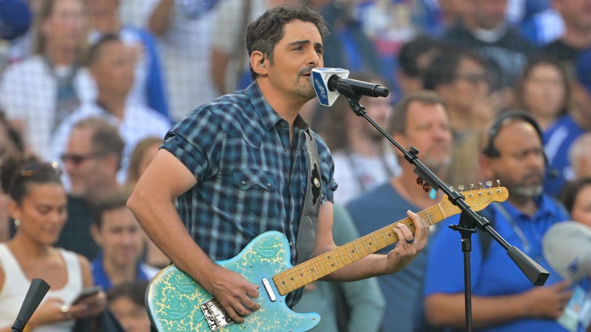 Brad Paisley’s World Series tradition: Sing national anthem and plan on extra innings Brad Paisley’s World Series tradition: Sing national anthem and plan on extra innings