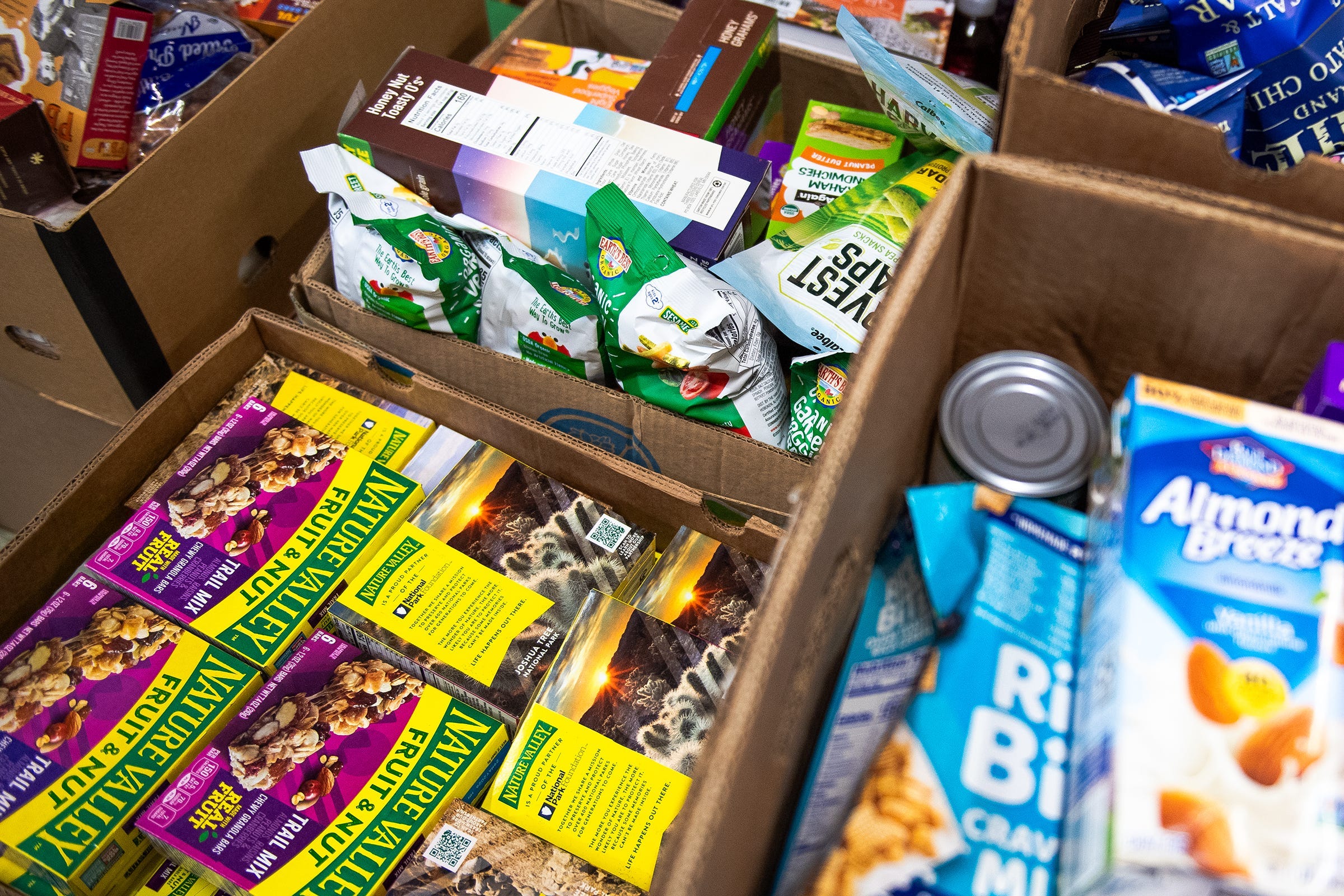 Food banks preparing for wave of hungry SNAP recipients