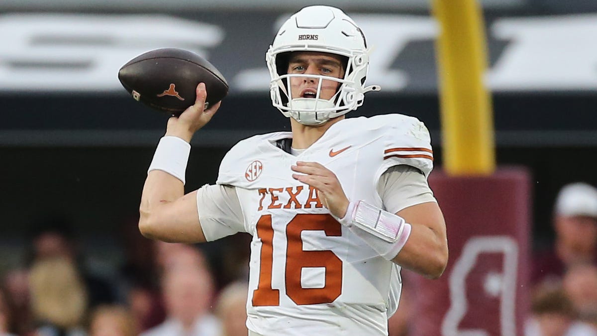 Will Arch Manning play today? Texas QB's status, injury update vs Vanderbilt