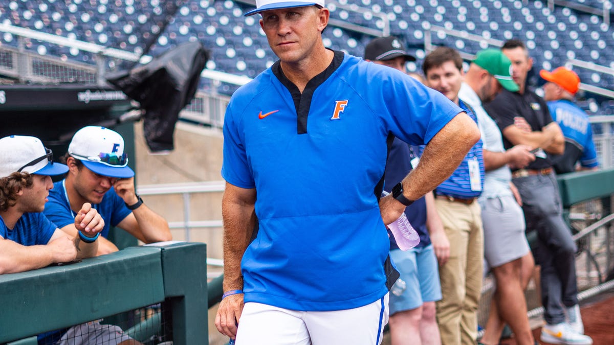 Tennessee baseball to hire Chuck Jeroloman from Florida to Josh Elander’s staff | Source Tennessee baseball to hire Chuck Jeroloman from Florida to Josh Elander’s staff | Source