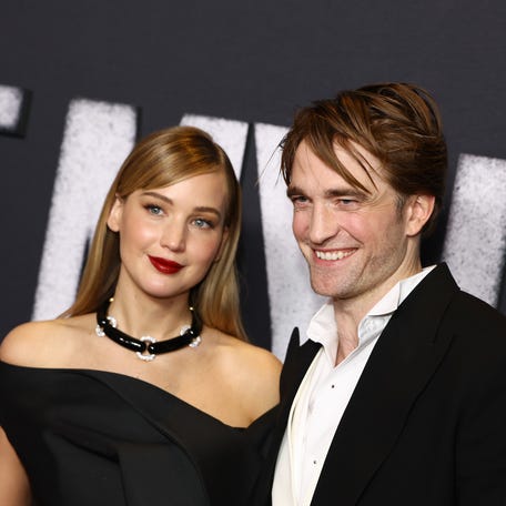 NEW YORK, NEW YORK - NOVEMBER 01: (L-R) Jennifer Lawrence and Robert Pattinson attend "Die My Love" New York Premiere at AMC Lincoln Square Theater on November 01, 2025 in New York City. (Photo by Arturo Holmes/Getty Images)