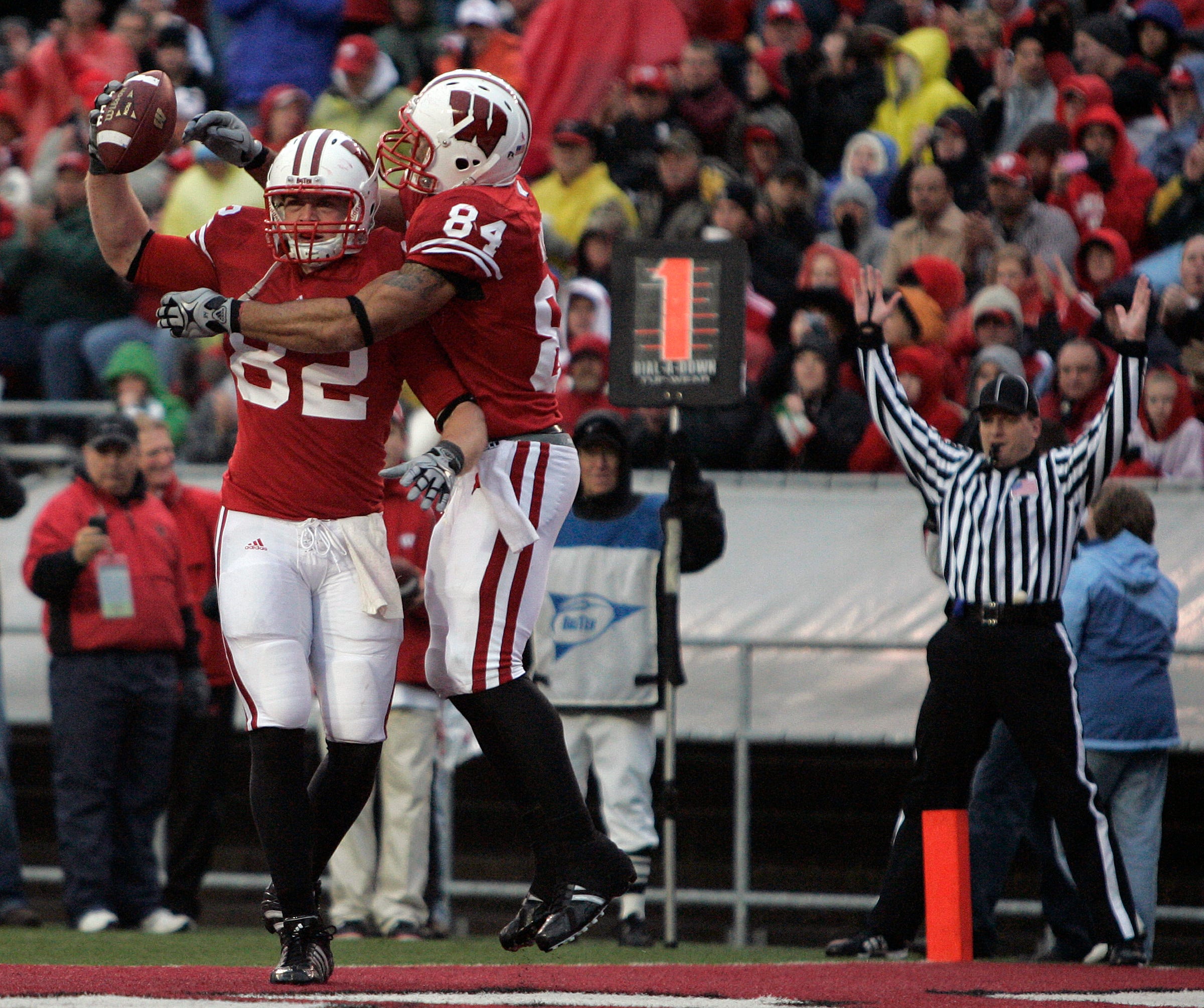 Wisconsin football dropped 83 points on Indiana in 2010. Let's look back