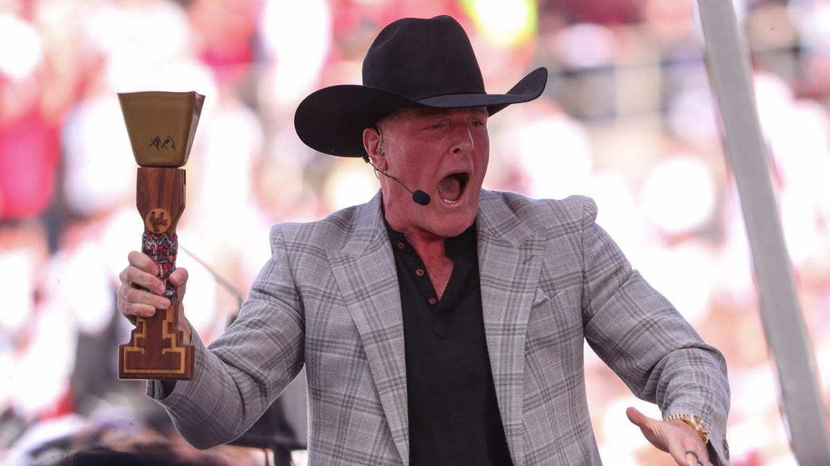 Pat McAfee rings a Saddle Tramps bell during College GameDay before a Big 12 Conference football game, Saturday, Nov. 8, 2025, at Jones AT&T Stadium.