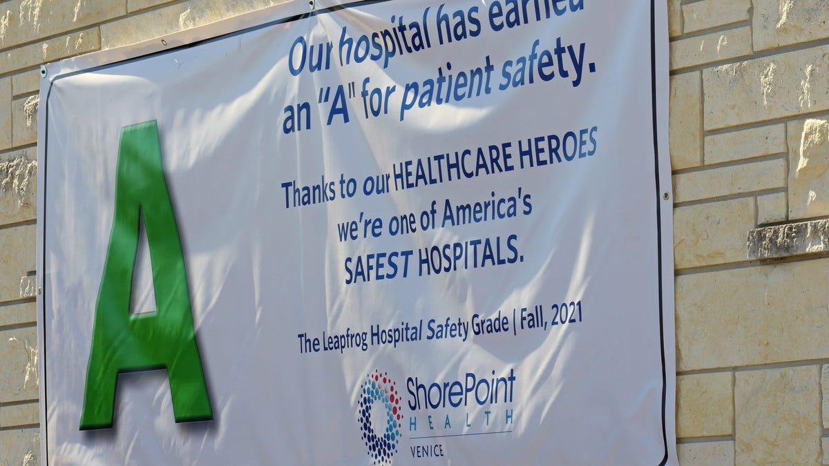 A banner posted on the ball of ShorePoint Health Venice boasts of the hospital's A grade in the Leapfrog Group hospital safety survey and high enough to be seen by passing motorists.    Sar 120121 V Bayfronthealth04