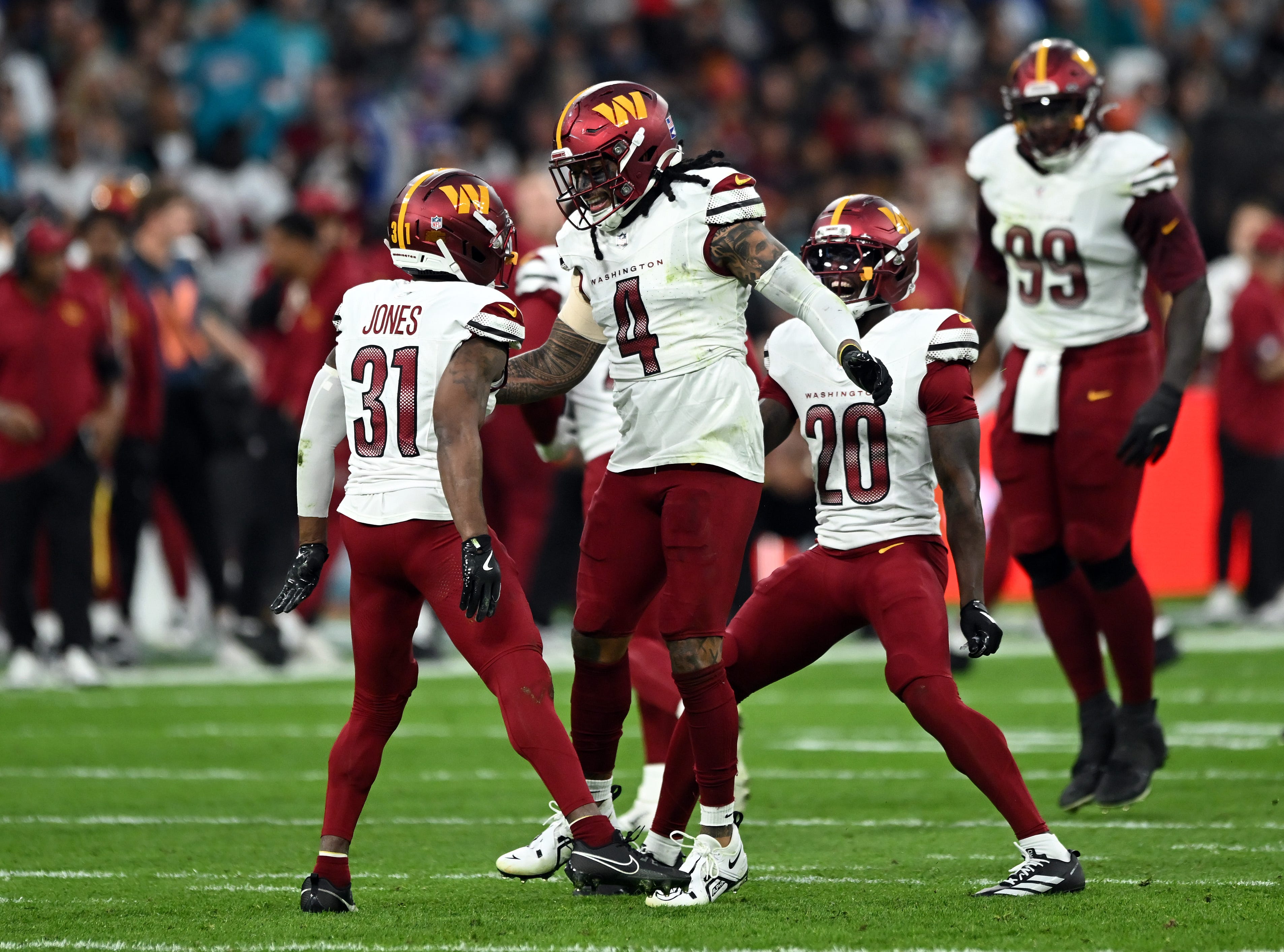 Dan Quinn discusses Frankie Luvu’s 2025 play