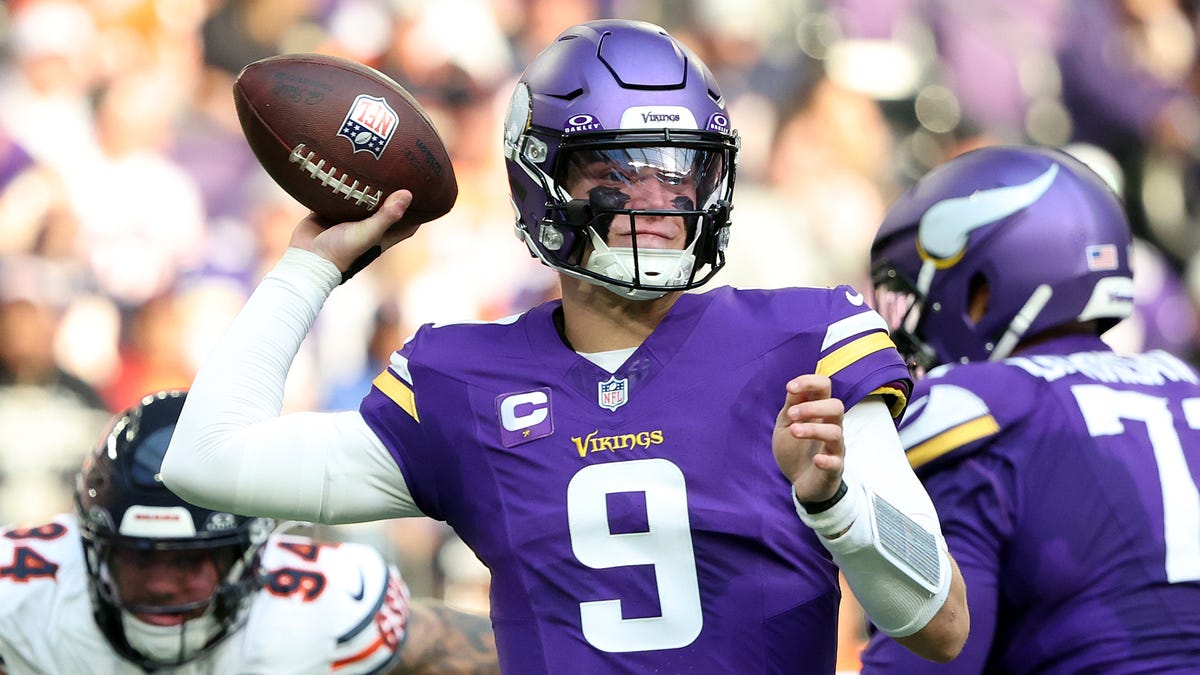 J.J. McCarthy #9 of the Minnesota Vikings throws a pass against the Chicago Bears during the first half at U.S. Bank Stadium on November 16, 2025 in Minneapolis, Minnesota.