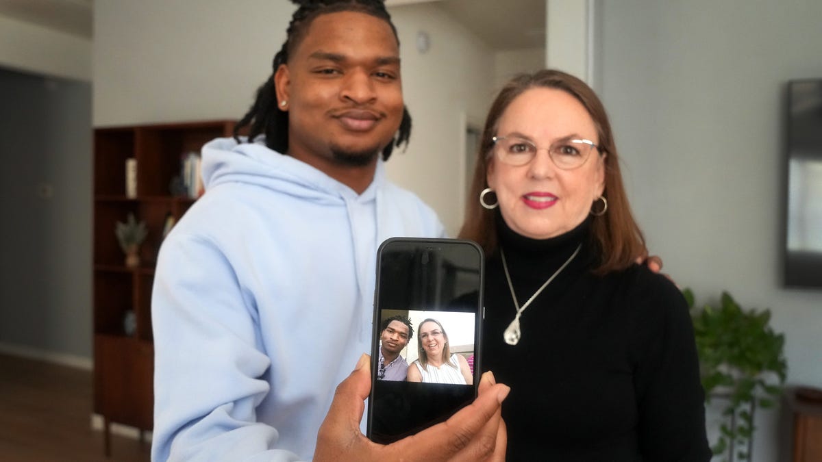 Jamal Hinton and Wanda Dench went viral in 2016 when Dench accidentally texted Hinton, instead of her grandson, to invite him to Thanksgiving.