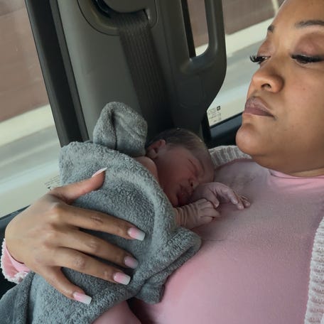 An Indiana hospital forced an Illinois family to leave the hospital minutes before the mother, Mercedes Wells, gave birth to her daughter, Alena, in the early morning hours of Nov. 16, 2025.