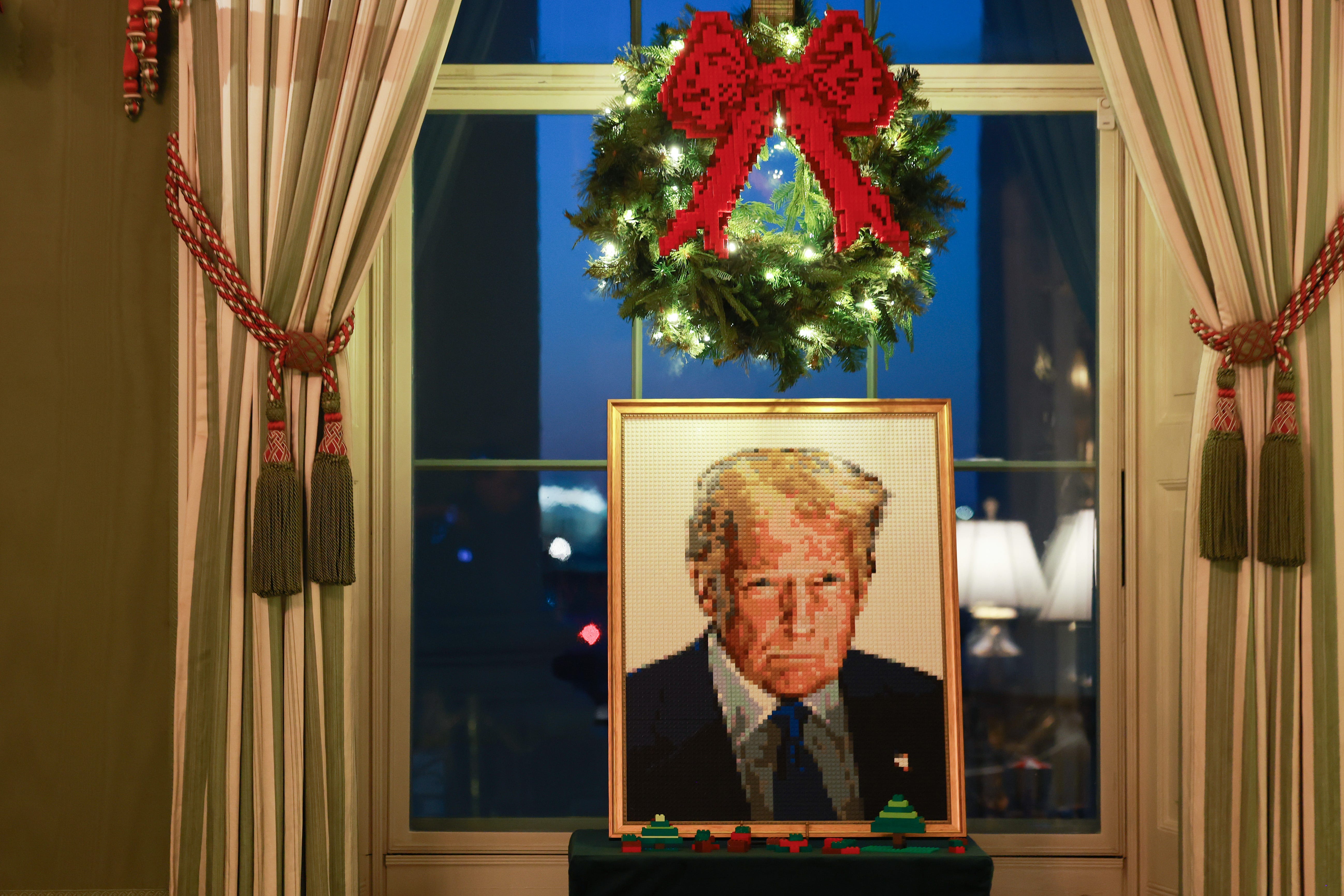 Melania Trumps Weihnachtsdekoration im Weißen Haus umfasst Legosteine ...