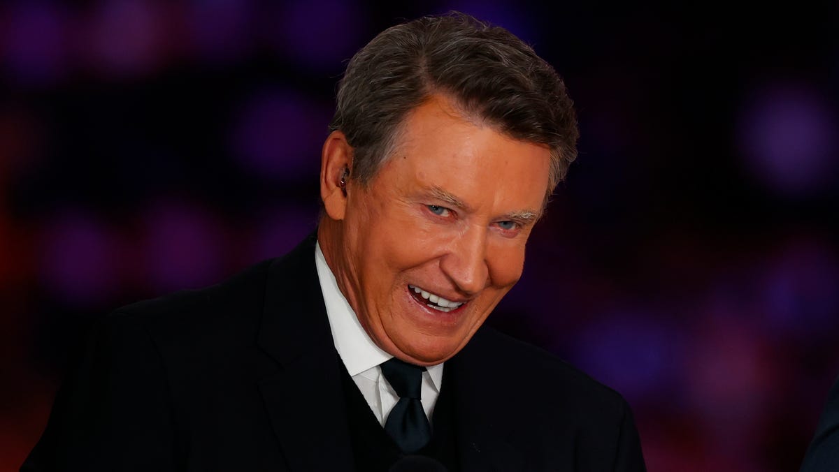 Wayne Gretzky roasted for country pronunciations at World Cup draw Wayne Gretzky roasted for country pronunciations at World Cup draw