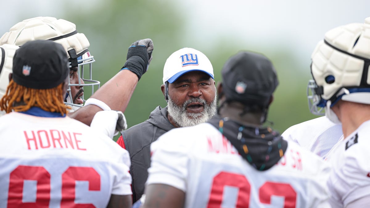 New York Giants fire assistant defensive line coach Bryan Cox New York Giants fire assistant defensive line coach Bryan Cox