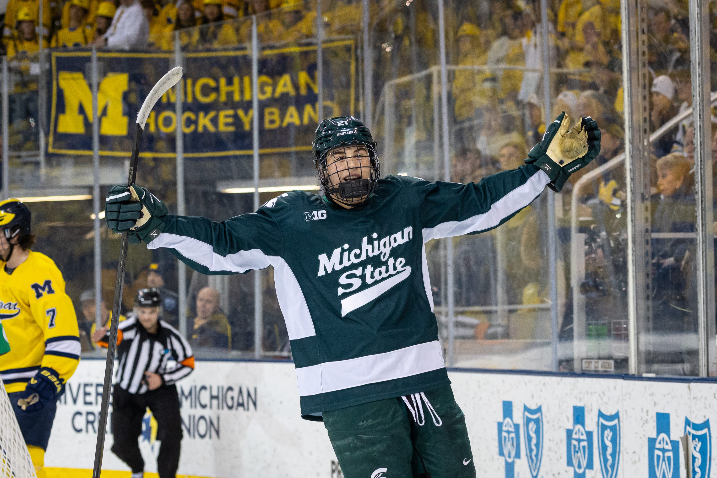 Nation’s top two teams MSU, U-M battle for control of Big Ten hockey race