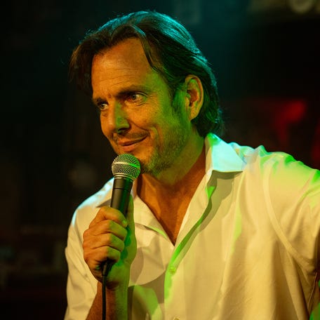 Will Arnett is a middle-aged man on the cusp of a divorce who finds stand-up comedy as an unlikely passion in "Is This Thing On?"