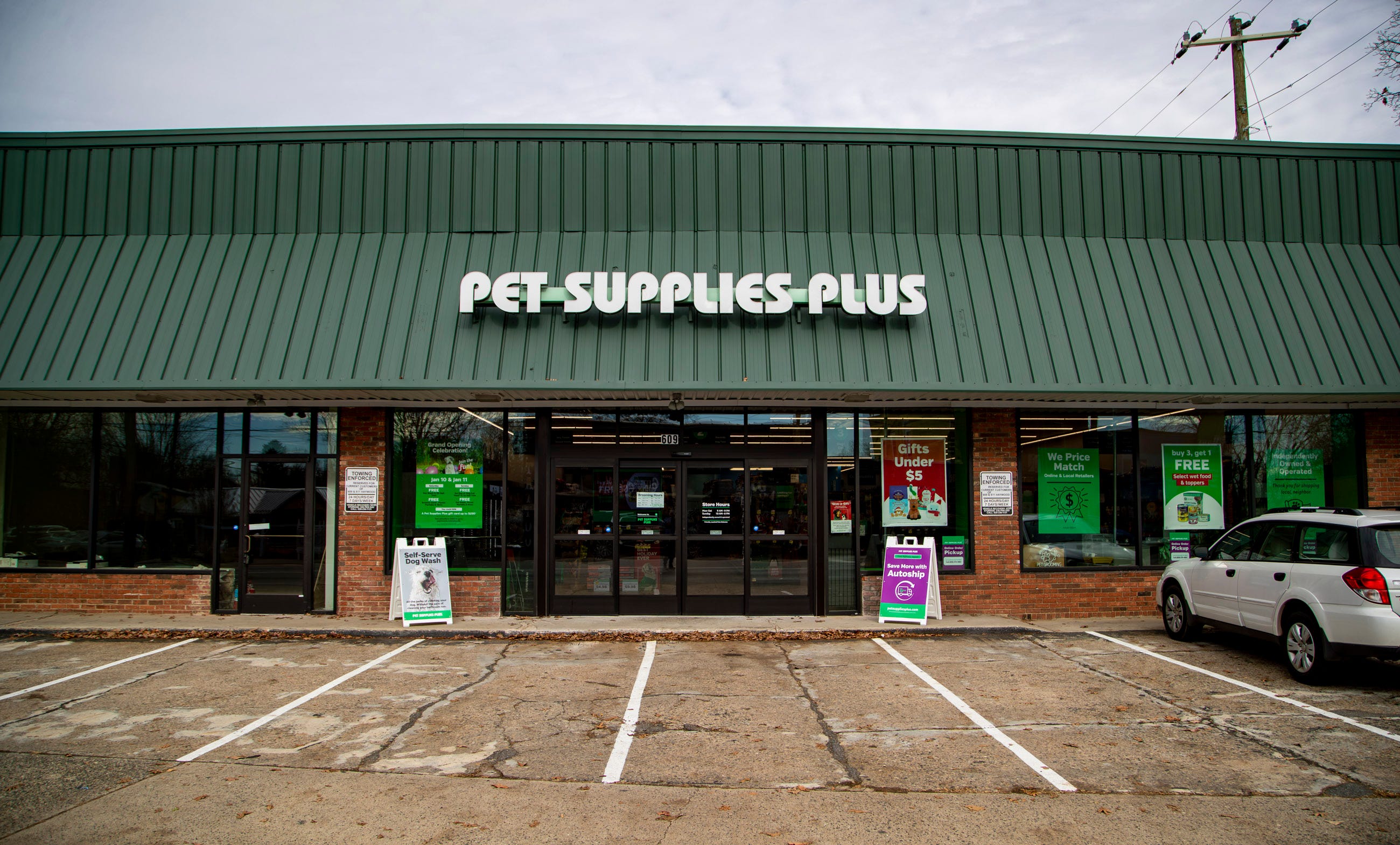 West Asheville pet store opening? Answer Dog?