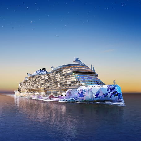Norwegian Luna.