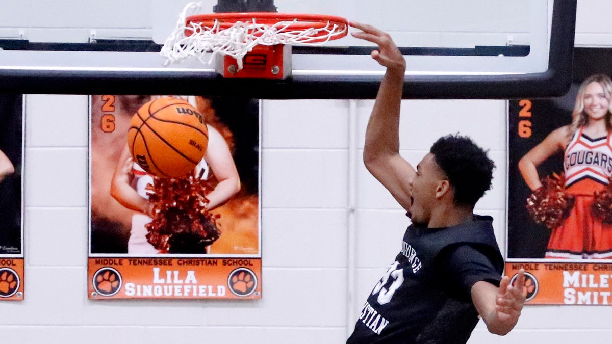 Το μπάσκετ του Τενεσί προσγειώνει τον Κρις Ουάσιγκτον Τζούνιορ, κορυφαίο παίκτη γυμνασίου στην πολιτεία