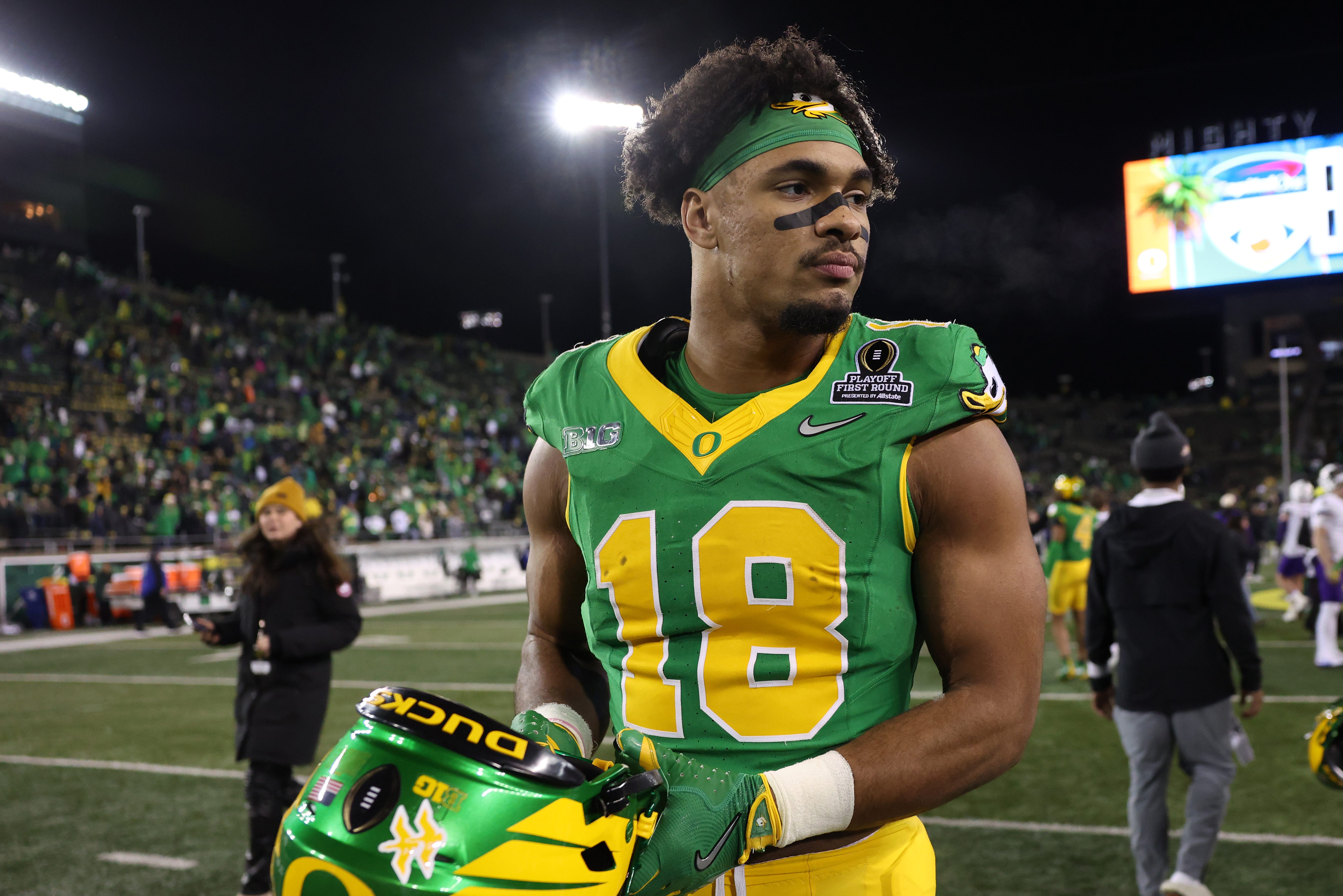 Oregon Ducks land two first-rounders in latest 2026 NFL mock draft