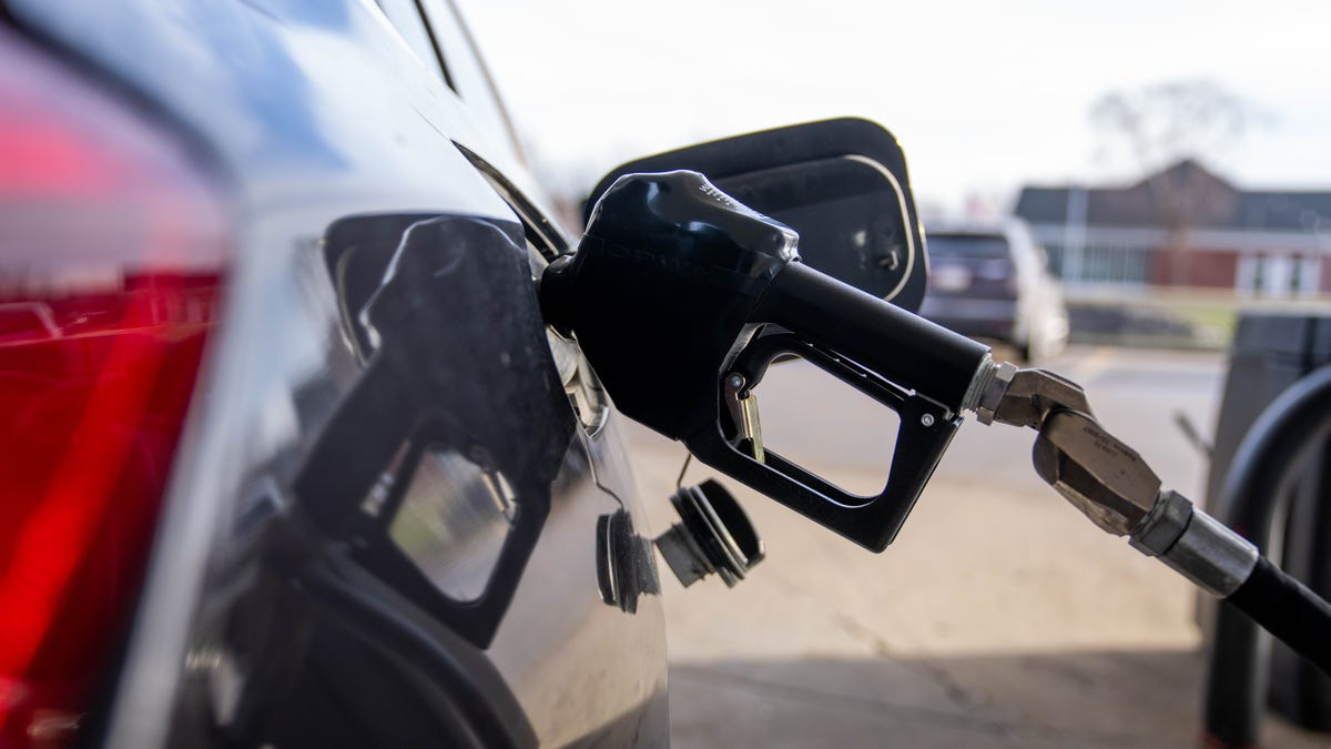 87896010007-gas-prices-cs-2.jpg?auto=web