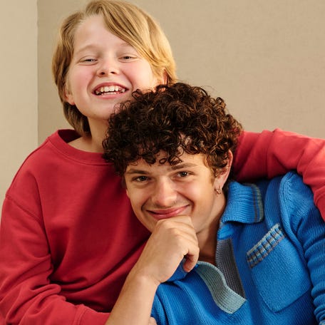 TORONTO, ONTARIO - SEPTEMBER 06: (L-R) Jacobi Jupe and Noah Jupe of "Hamnet" pose in the Getty Images Portrait Studio Presented by IMDb and IMDbPro during the Toronto International Film Festival at InterContinental Toronto Centre on September 06, 2025 in Toronto, Ontario. (Photo by Gareth Cattermole/Getty Images for IMDb)