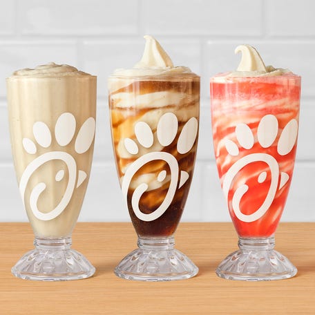 EMBARGOED FOR USE UNTIL 8 A.M. ON MONDAY, JAN. 5. – Frosted Sodas and Floats blend soda and other beverages with Icedream for creamy treats.