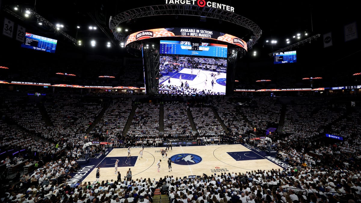Minnesota Timberwolves hold moment of silence for Renee Nicole Good