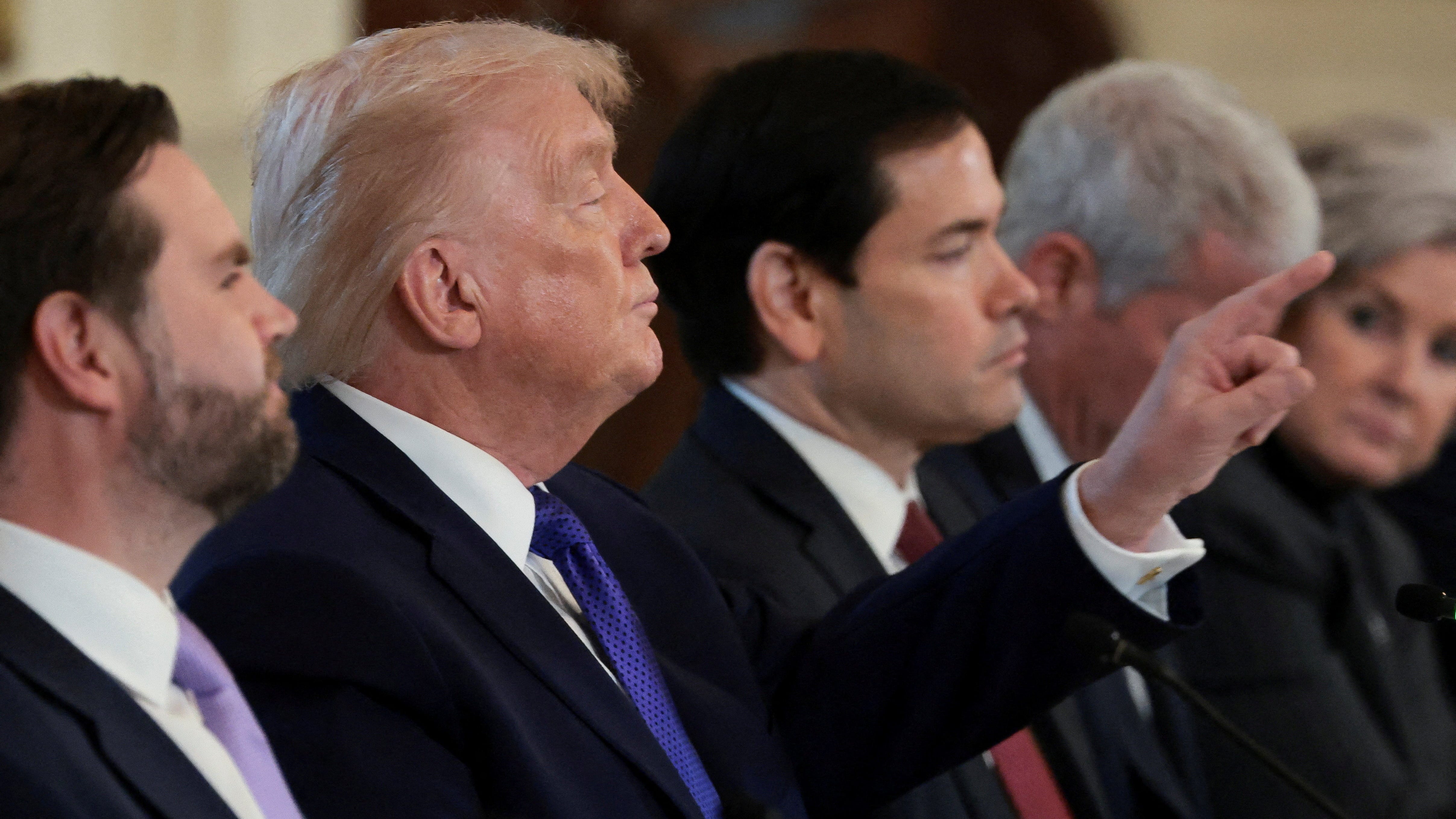 Trump warns Cuba to 'strike a deal' with US following Venezuela strike