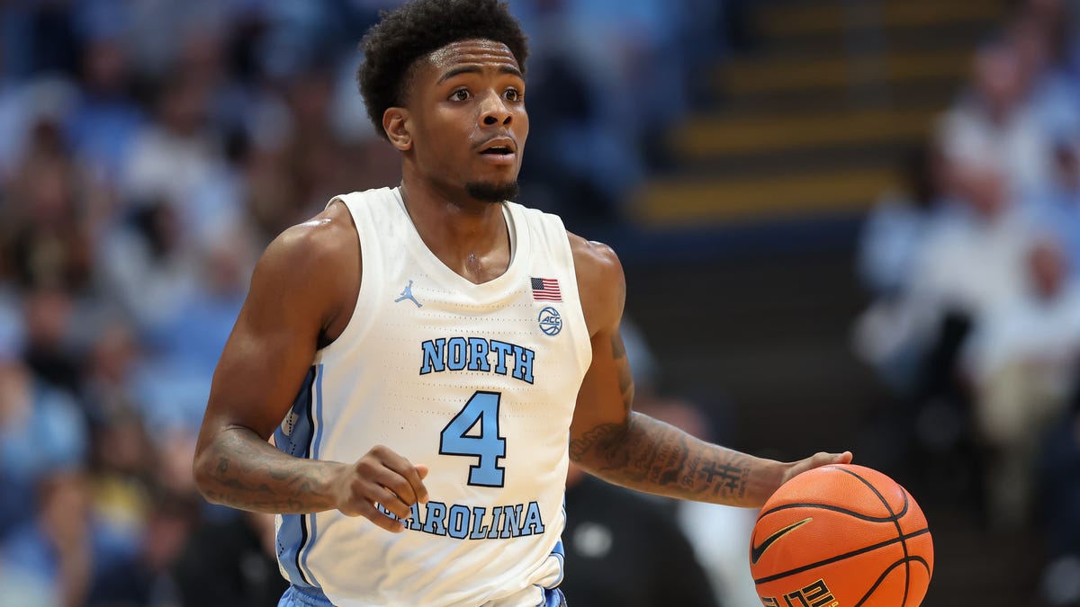 Ο γκαρντ του UNC υπέγραψε ξανά επίσημα με πρόγραμμα για τη σεζόν 2026-27