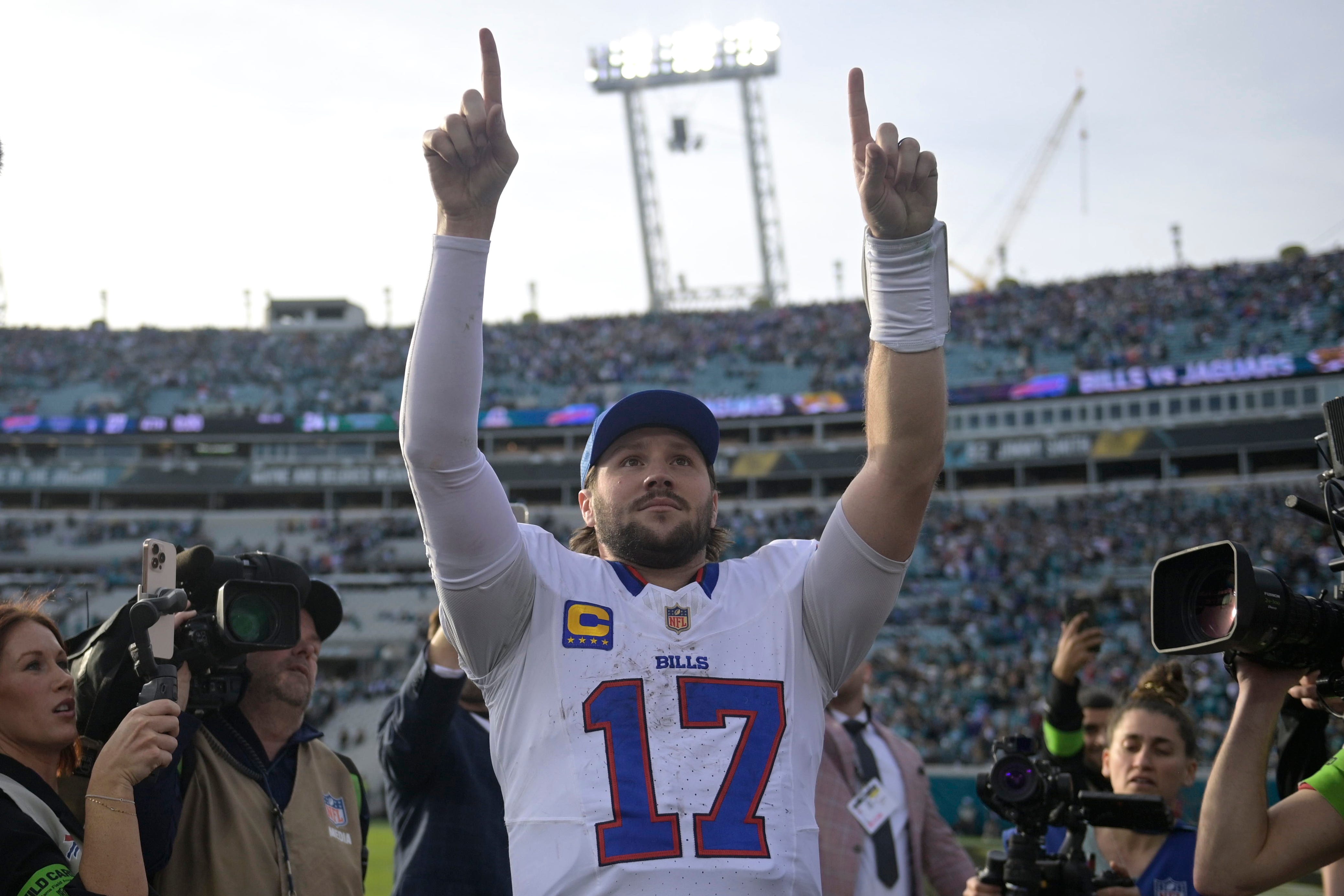 Josh Allen dons Superman cape again, saving Bills' Super Bowl hopes
