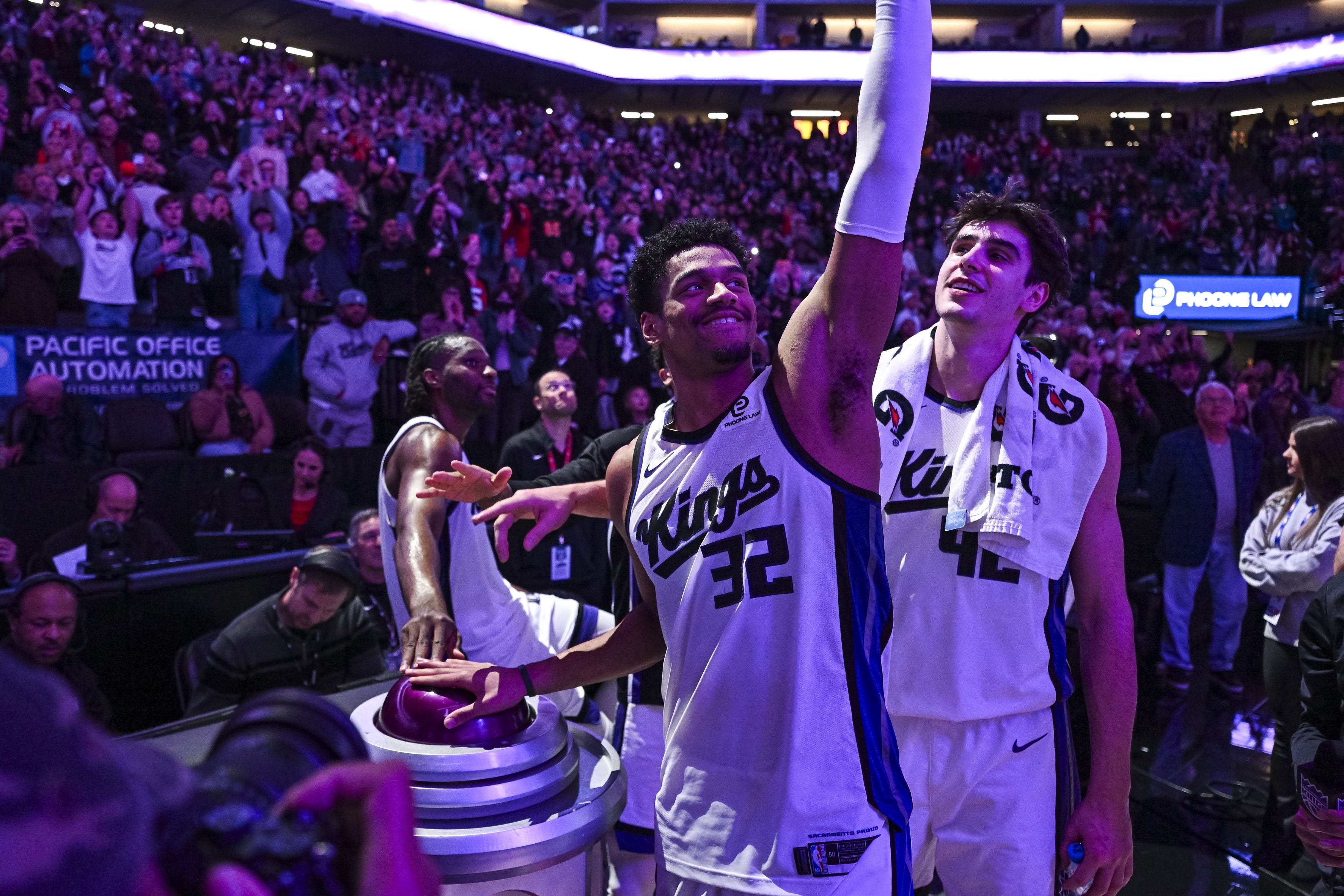 Kings light the beam as other NBA teams adopt victory celebrations