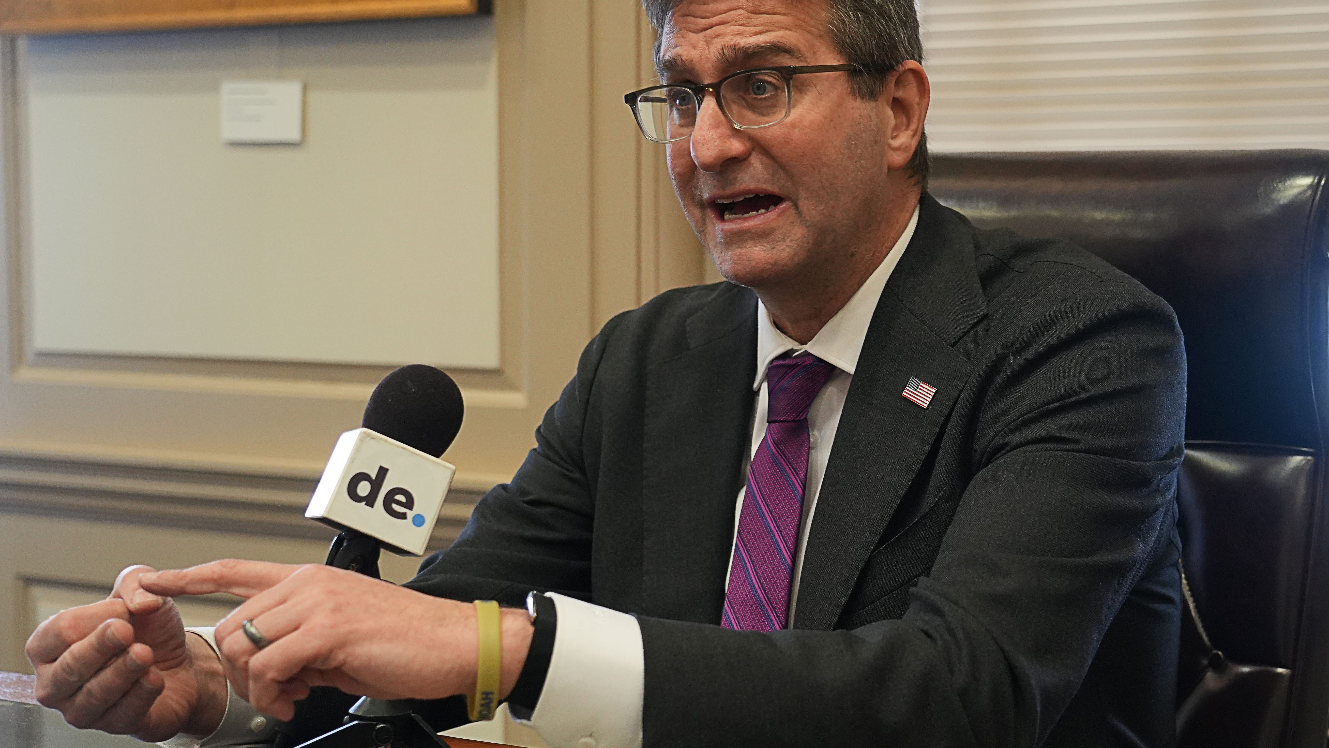 Portavoz de Matt Meyer, Mila Myles, ya no trabaja en la oficina