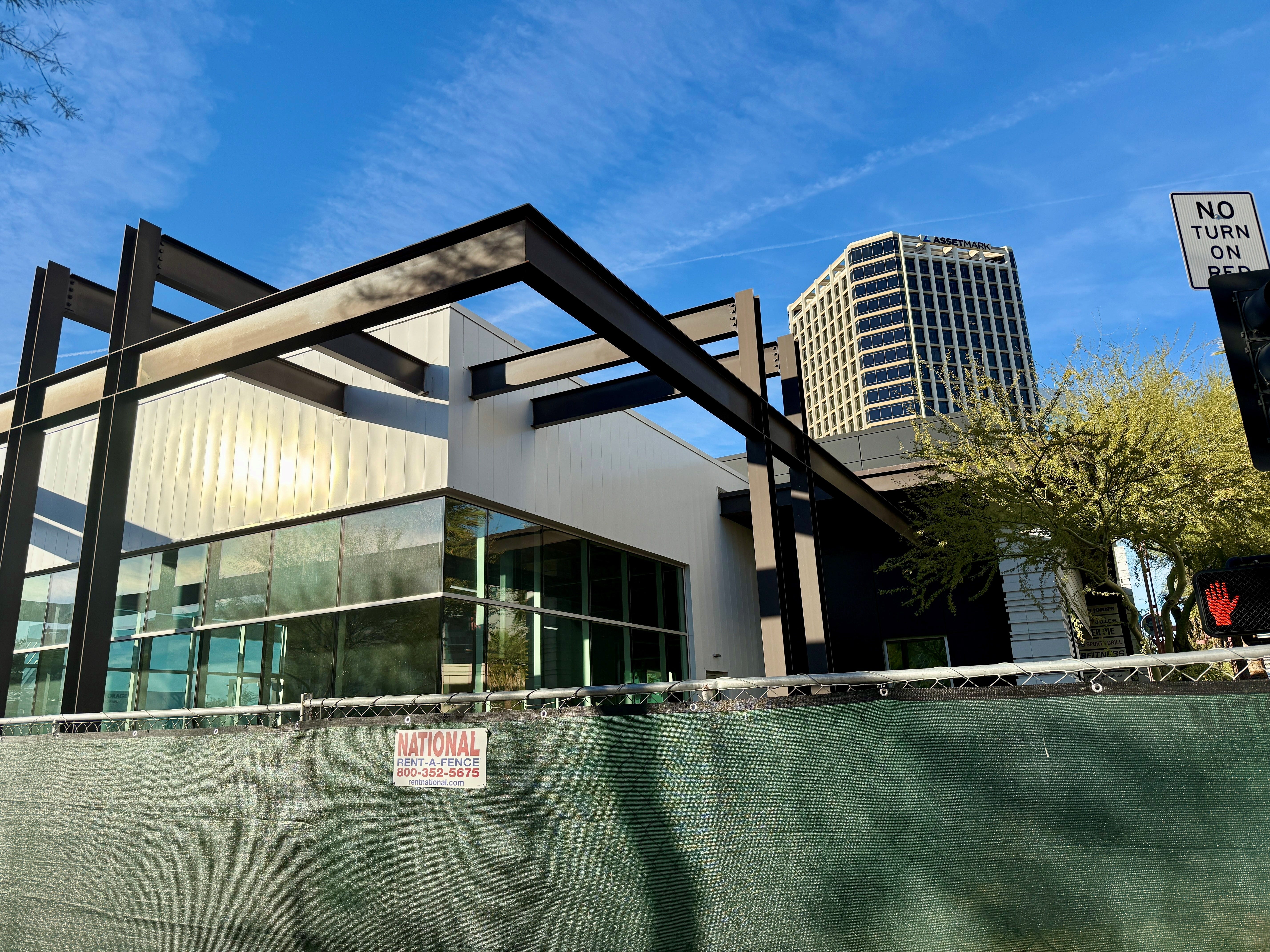 Cowboy Seafood, a new restaurant that will combine seafood and barbecue, is coming to Park Central mall in midtown Phoenix this spring.