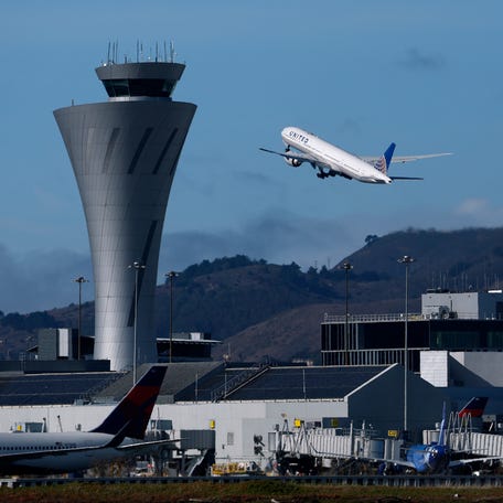 SAN FRANCISCO, CALIFORNIA - NOVEMBER 07: A United Airlines plane takes off from San Francisco International Airport (SFO) on November 07, 2025 in San Francisco, California